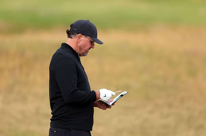 “This is a great way to keep its credibility” – Phil Mickelson says OWGR need to allow LIV golfers to earn ranking points