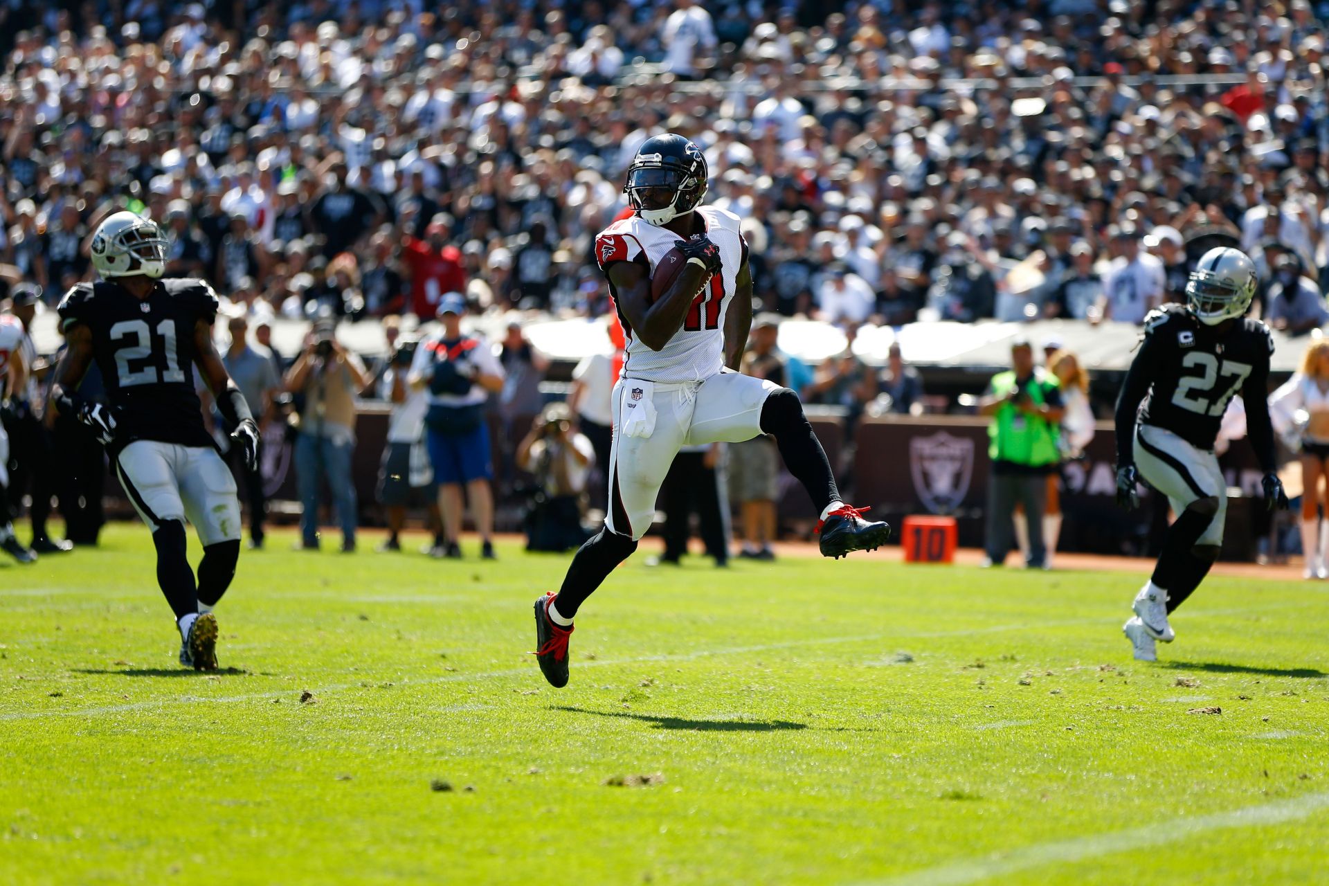 Atlanta Falcons v Oakland Raiders