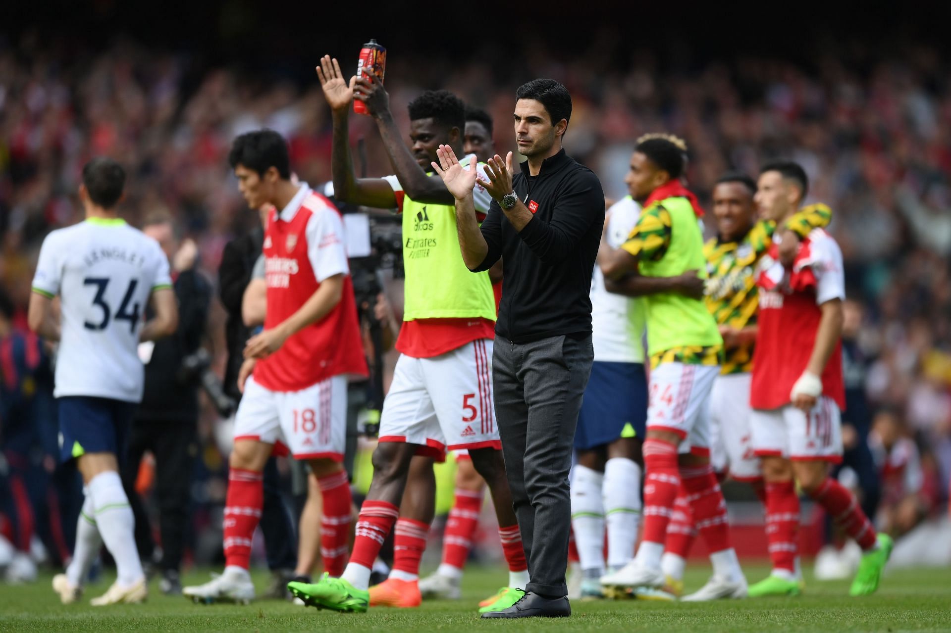 Arsenal FC vs. Tottenham Hotspur, Premier League.