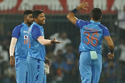 "इससे आपको क्या मिला?" - श्रेयस अय्यर और ऋषभ पंत को खिलाने पर नाराज हुआ ये पूर्व क्रिकेटर