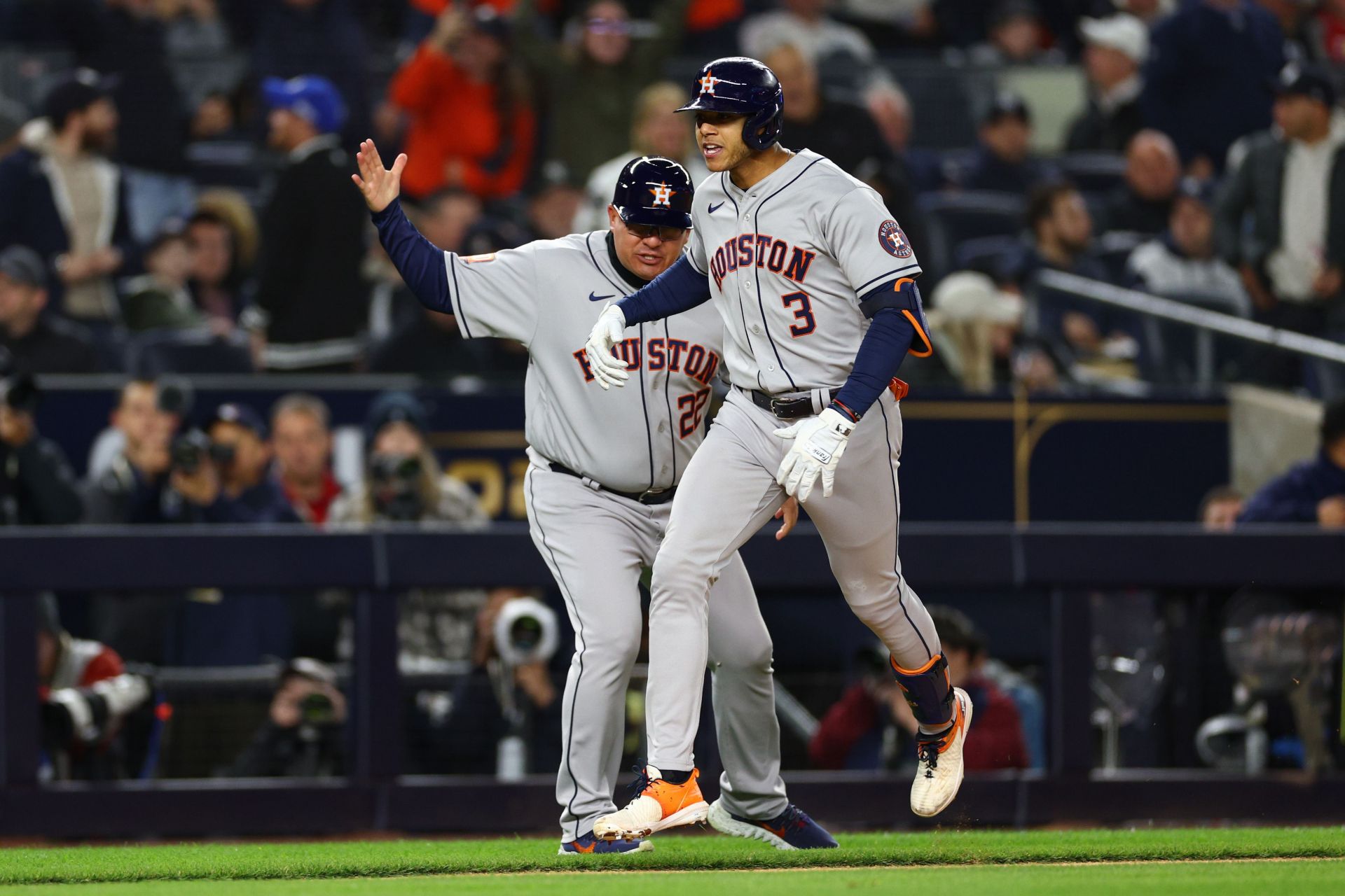 Jeremy Peña lifts Houston Astros over Toronto Blue Jays