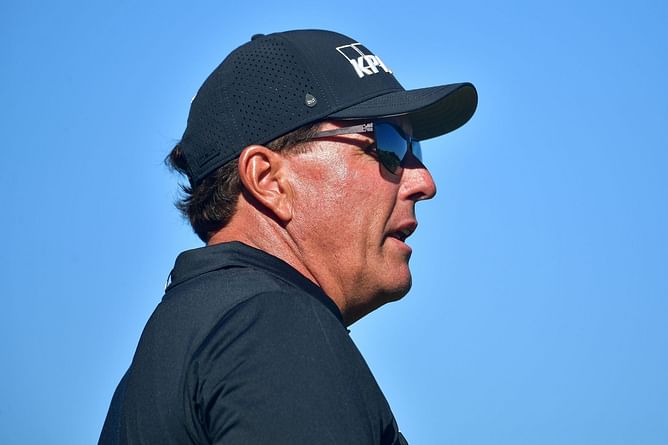 “That's not Phil Mickelson. It's Mickelson Phil” – Fans react to Phil Mickelson claiming his ‘scary mother****ers’ comment was off the record