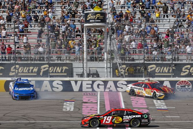 "I'm sure he'll think twice about it next time" - Kyle Larson on Bubba Wallace's Las Vegas retaliation
