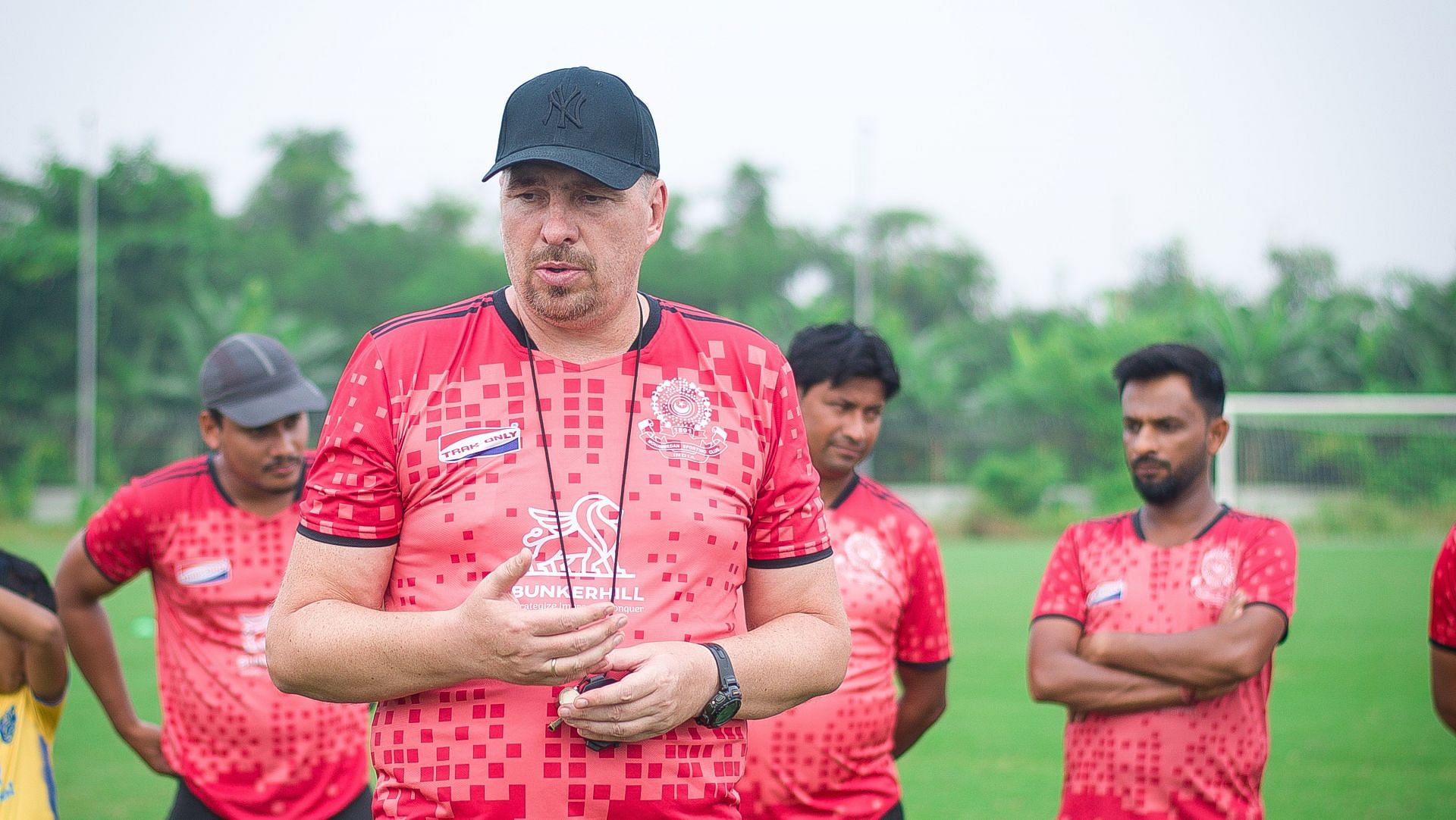 Andrey Chernyshov conducting a training session for Mohammedan SC.