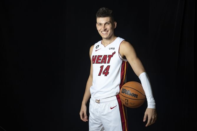 NBA News Roundup: Reigning Sixth Man of the Year signs contract extension, Steph Curry hails Dubs' productive Japan trip, and more - October 3, 2022