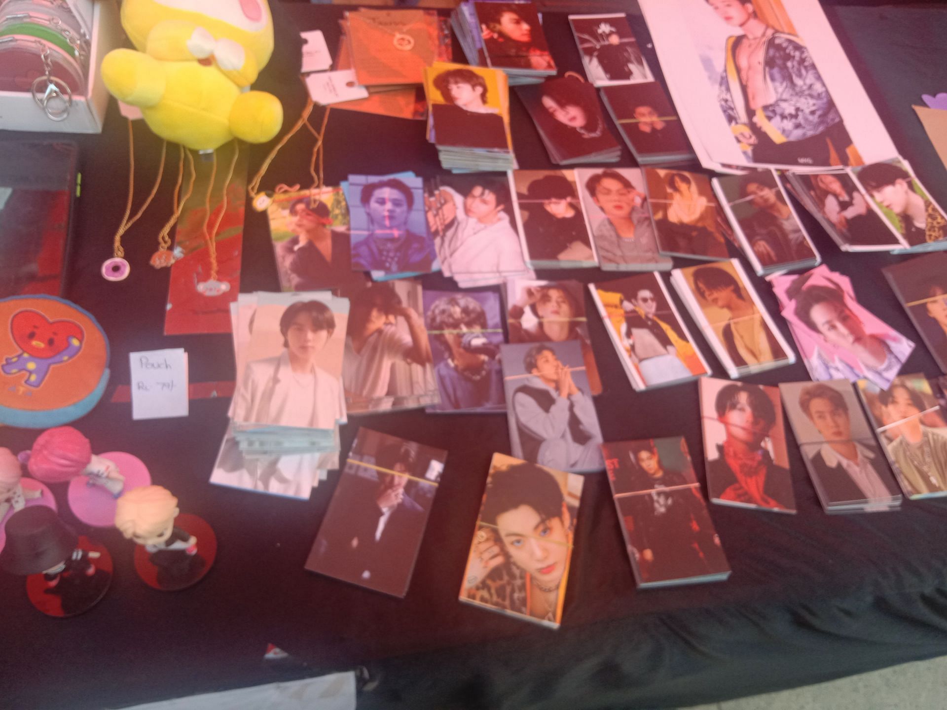 K-pop merch at Rang De Korea (Image via Sportskeeda)