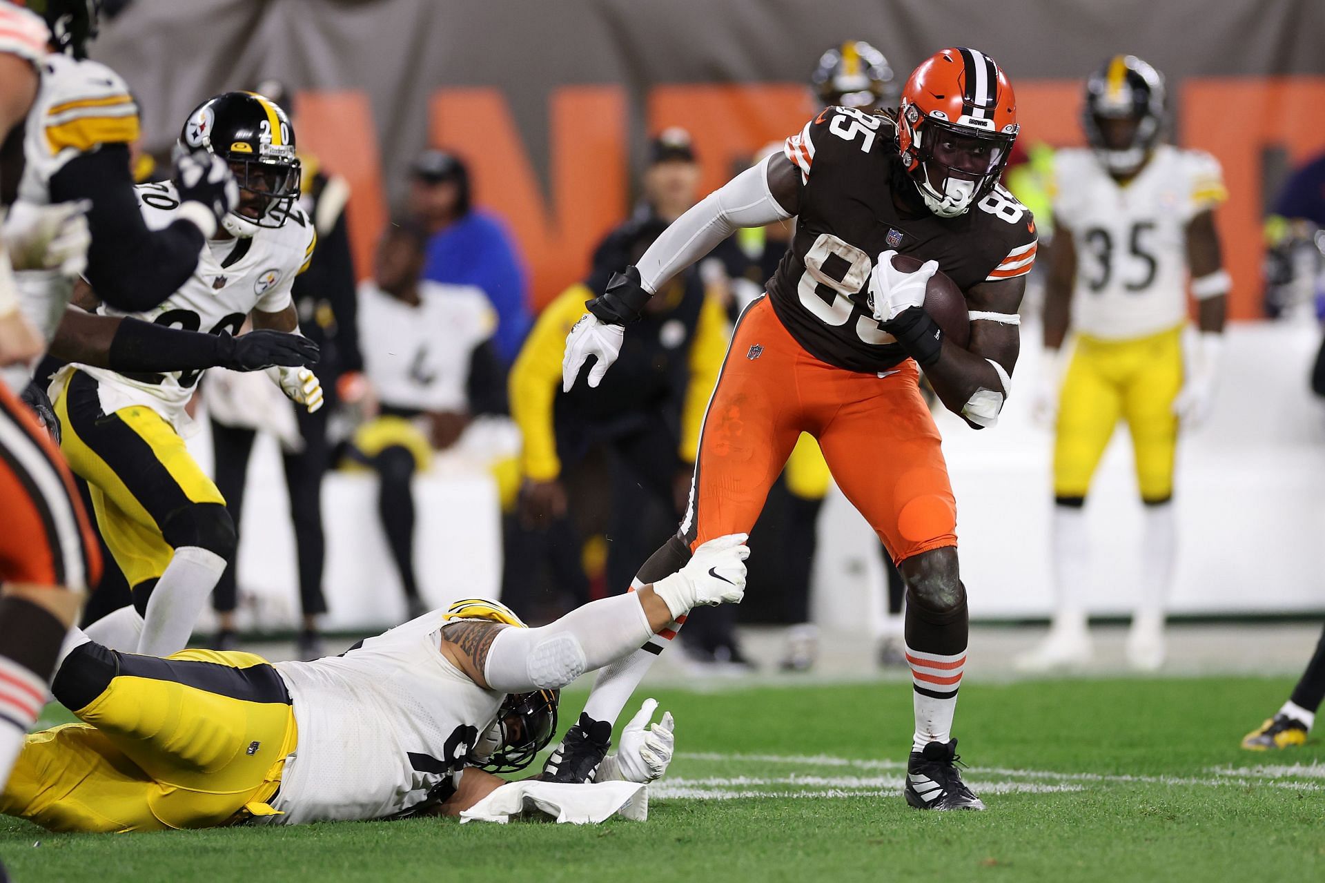 David Njoku - Pittsburgh Steelers v Cleveland Browns