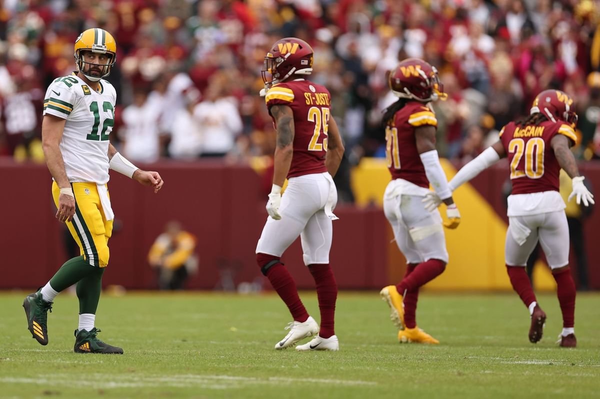 NFL fans blast Aaron Rodgers for terrible showing during loss to Commanders