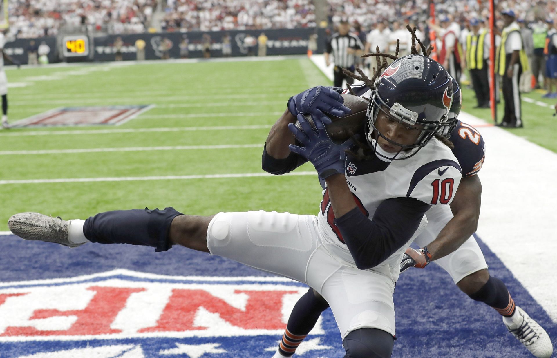DeAndre Hopkins sporting the Yeezy Boost 350 in-match (Image via Associated Press)