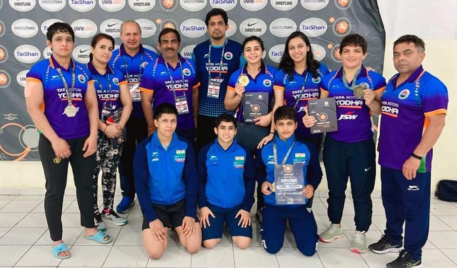 Members of the junior national team with coaching staff. File picture. Credit WFI