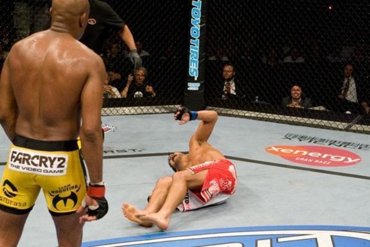 A bad knee injury wrecked Patrick Cote's chances of upsetting Anderson Silva