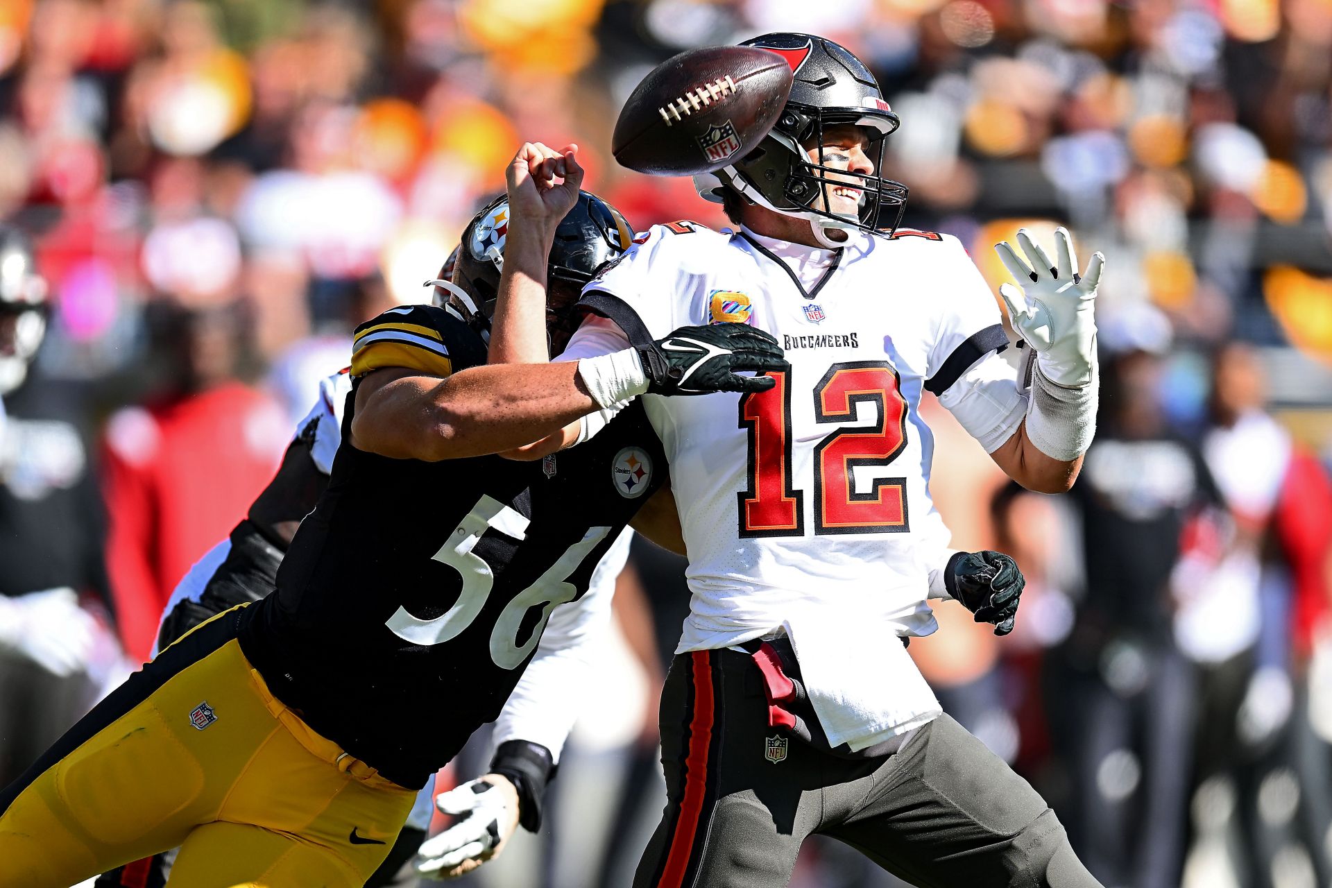 Tom Brady throws for 351 yards, Bucs beat Falcons 21-15