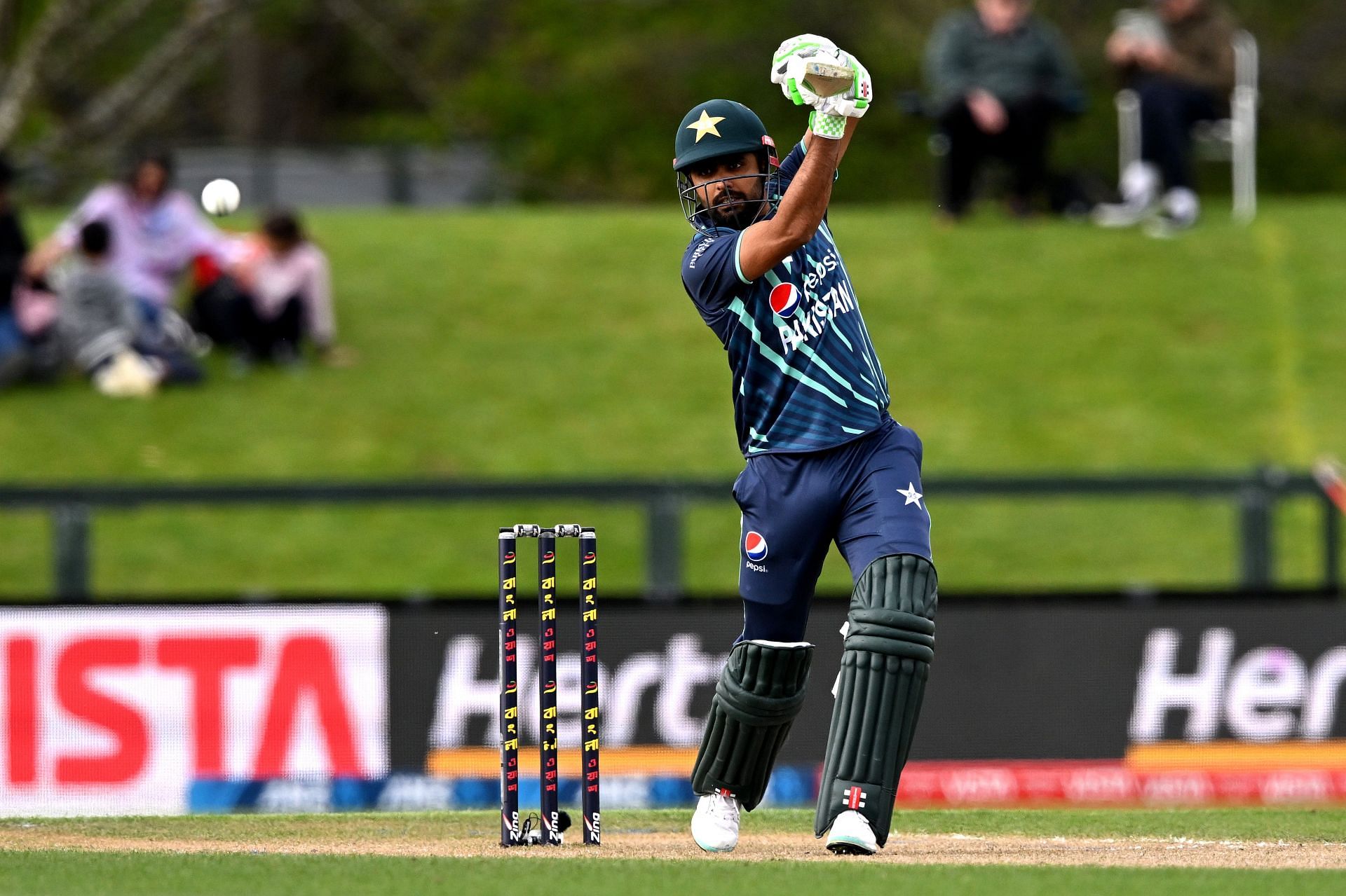 t20-world-cup-2022-warm-up-match-11-england-vs-pakistan-probable-xis-pitch-report-weather-forecast-match-prediction-and-live-streaming-details