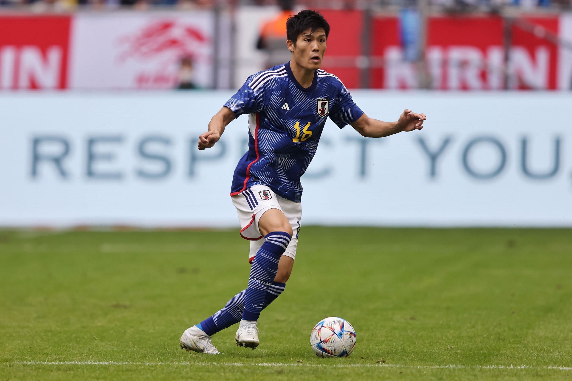 Takehiro Tomiyasu a eu du mal à gagner du temps aux Emirats cette saison.