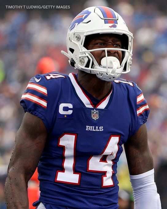 Bills' Stefon Diggs talks trash to Packers' Jaire Alexander