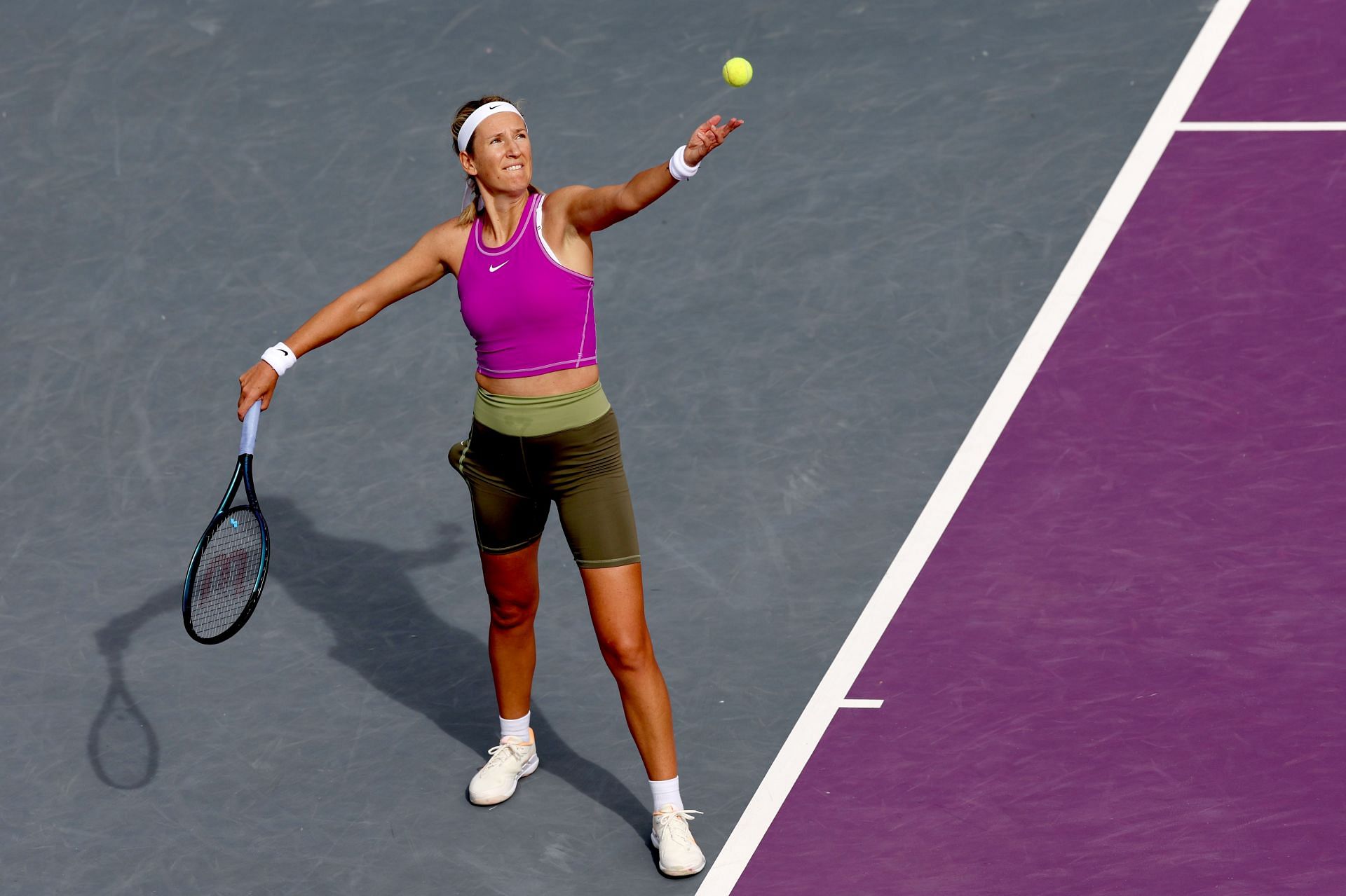 Victoria Azarenka in action at the WTA Guadalajara Open Akron 2022.