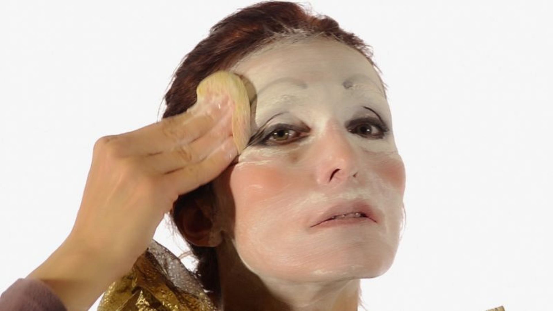 Halloween make-up removal (Image via Allure)