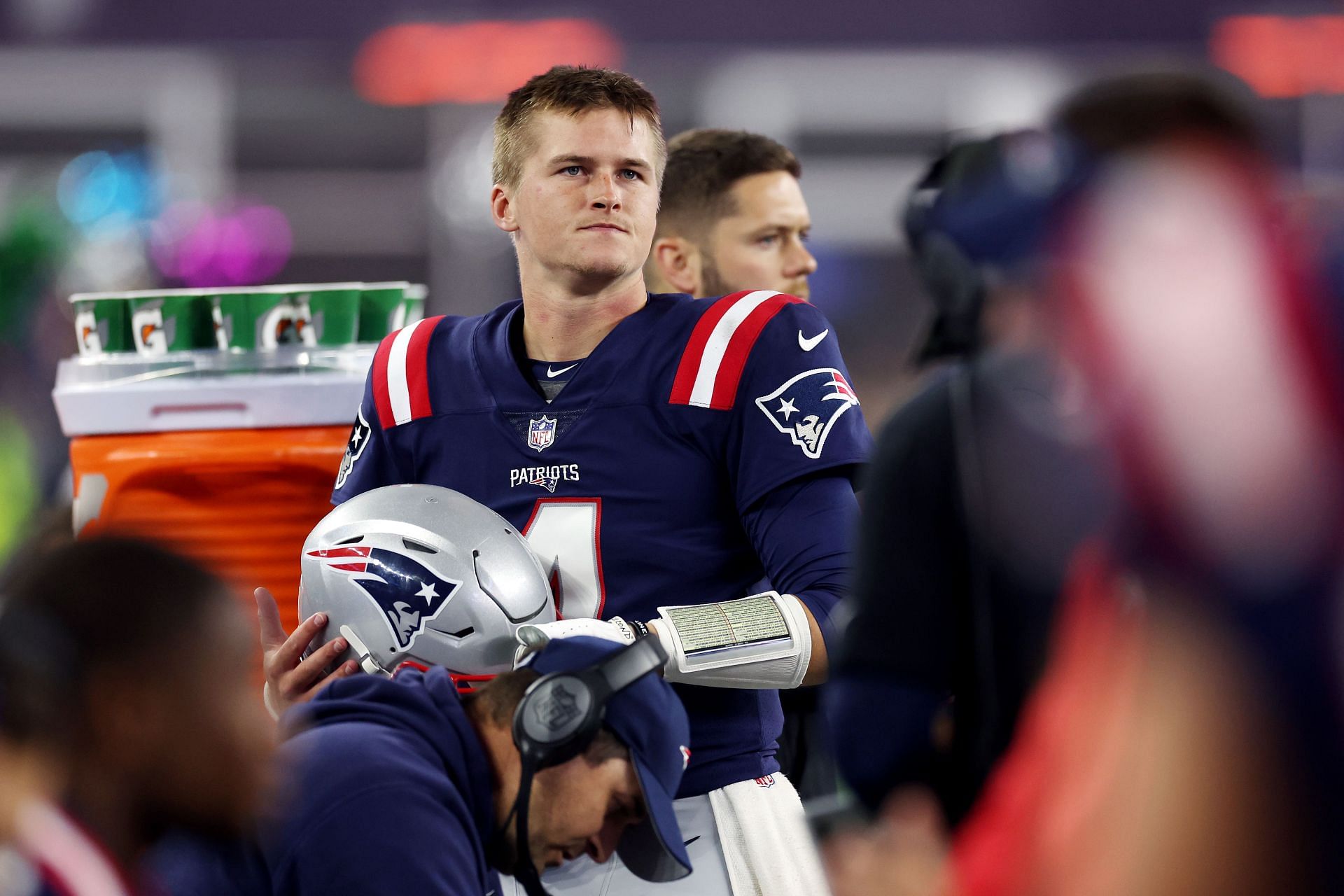 Patriots-Bills 'Manning Cast' takeaways: Even Peyton Manning can't get  permission to talk to Mac Jones - The Boston Globe