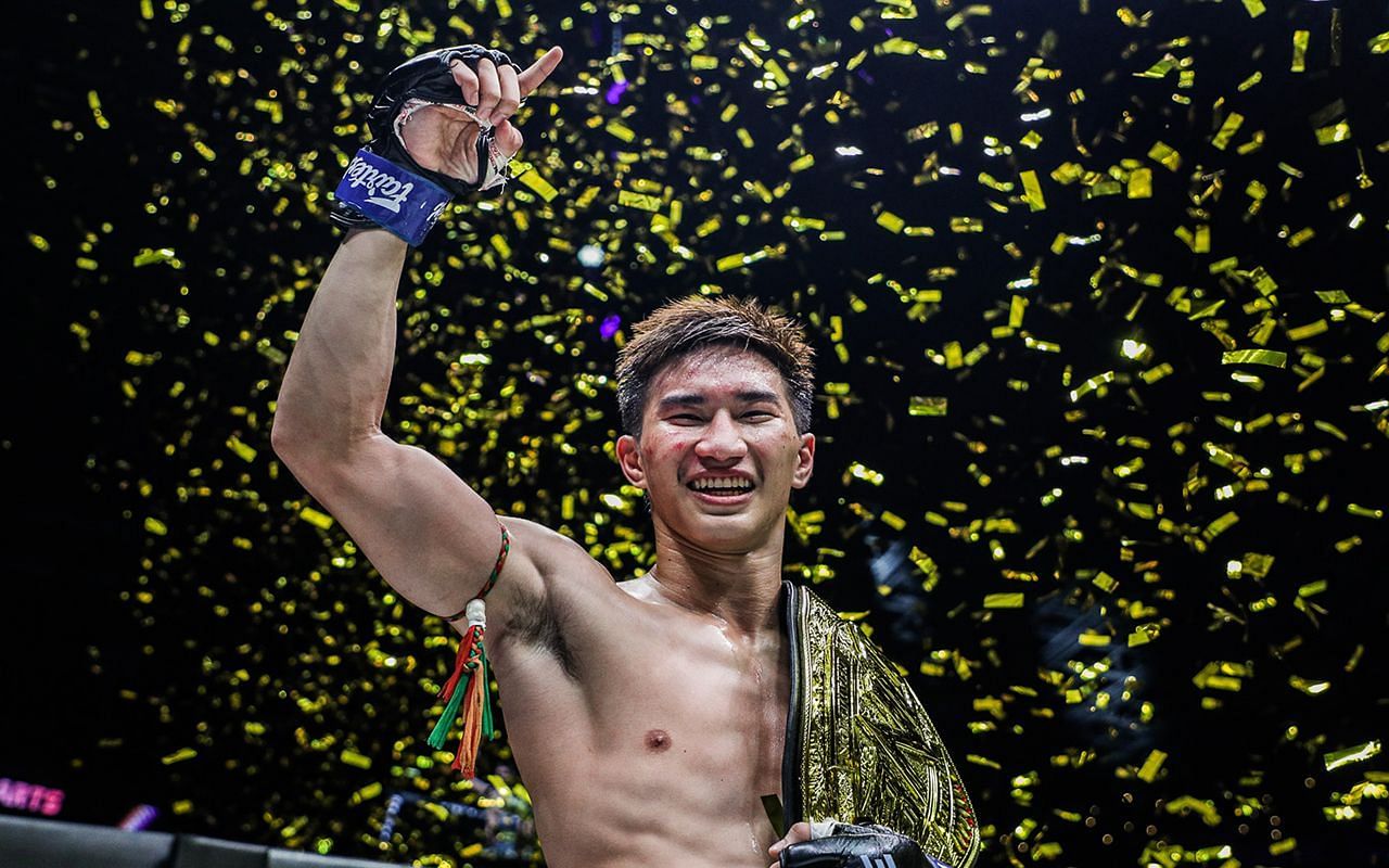 Tawanchai PK.Saenchai realized a life-long dream after dethroning Petchmorakot Petchyindee. | Photo by ONE Championship