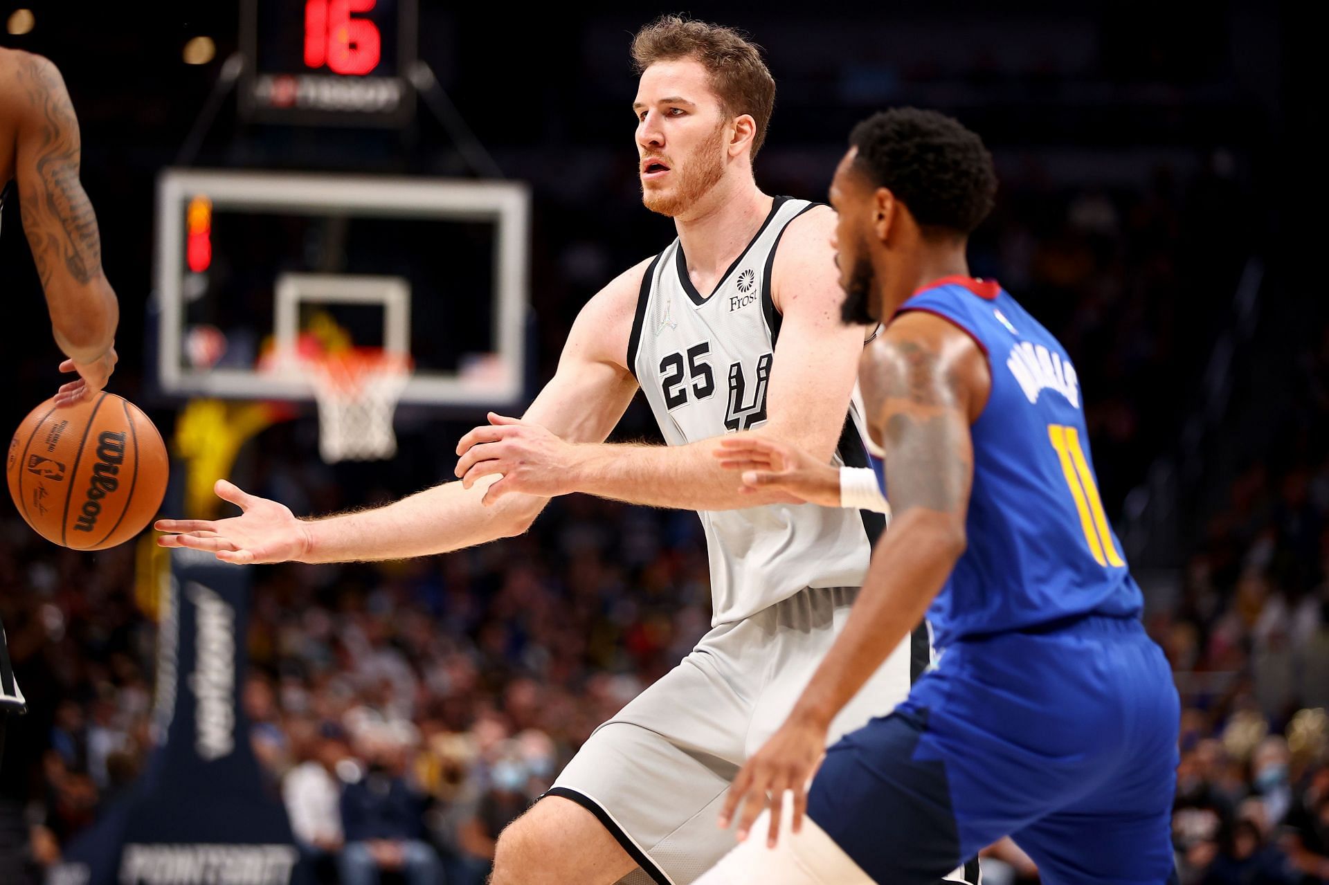 The Spurs may get rid of Jakob Poeltl&#039;s contract by the trade deadline (Image via Getty Images)