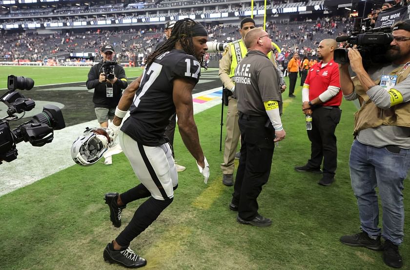 Photographer shoved to the ground by Las Vegas Raiders star