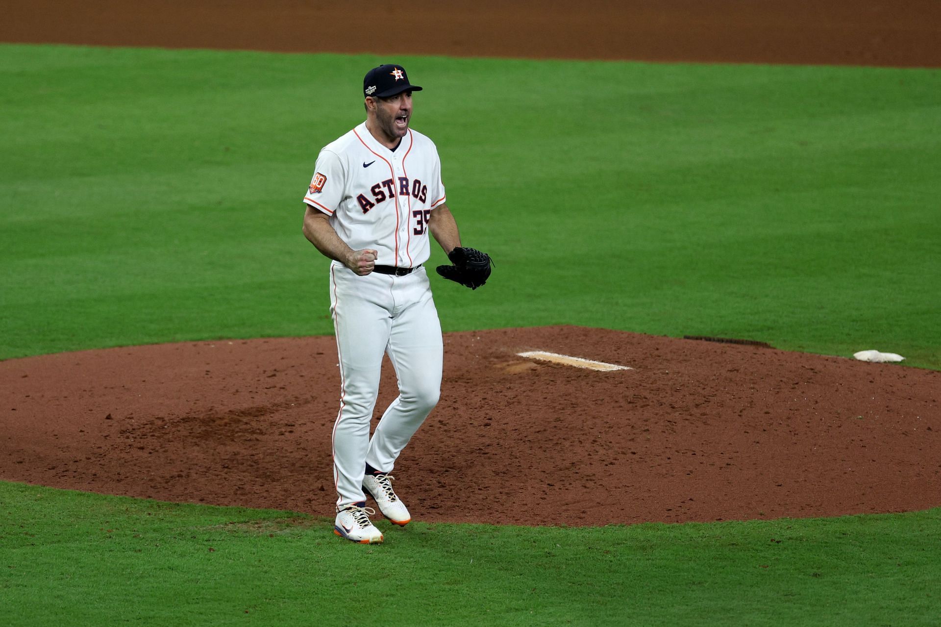 Verlander: 'I want to play until they rip the jersey off me