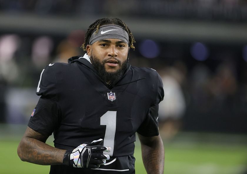 Electric' DeSean Jackson helps open up Raiders' offense in win