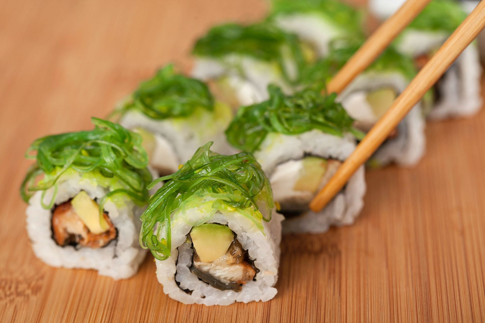 Seaweeds in Sushi (Image via Unsplash/Onder Ortel)