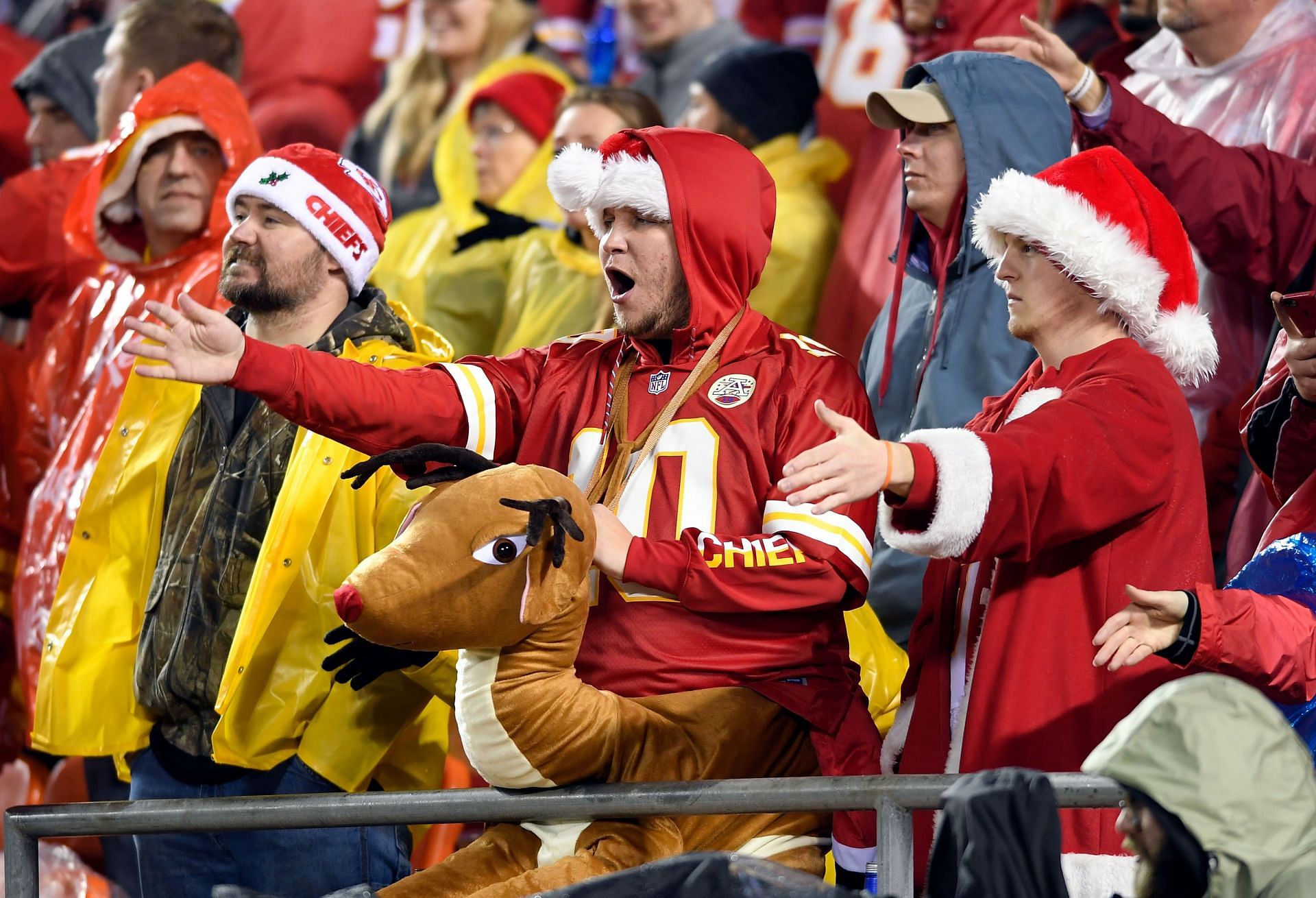 Chiefs add warming stations for fans at Christmas Eve game