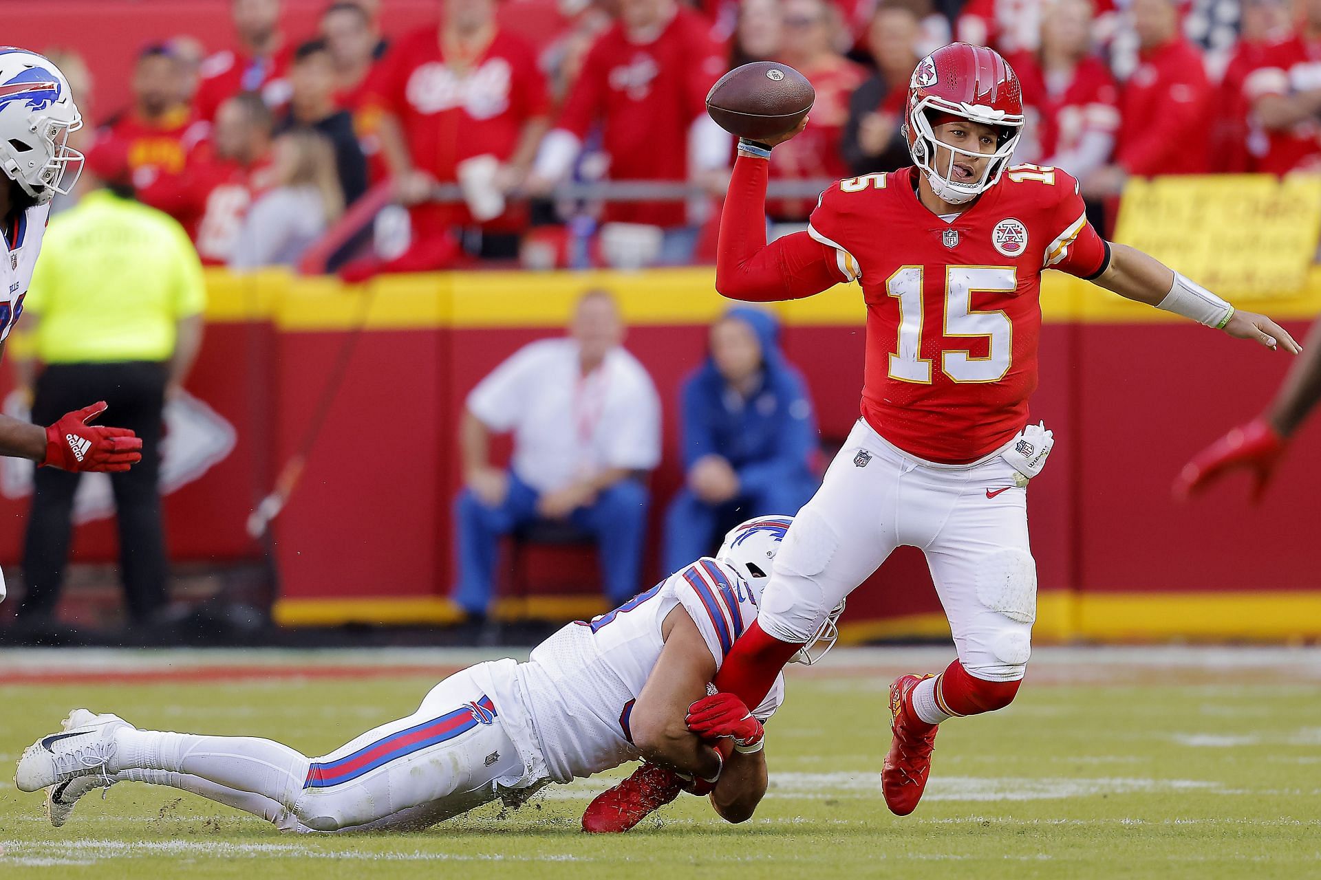 Chiefs vs. Bills Instabreakdown: Failures on offense, defense in