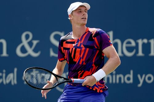 Denis Shapovalov at the 2022 Western & Southern Open.