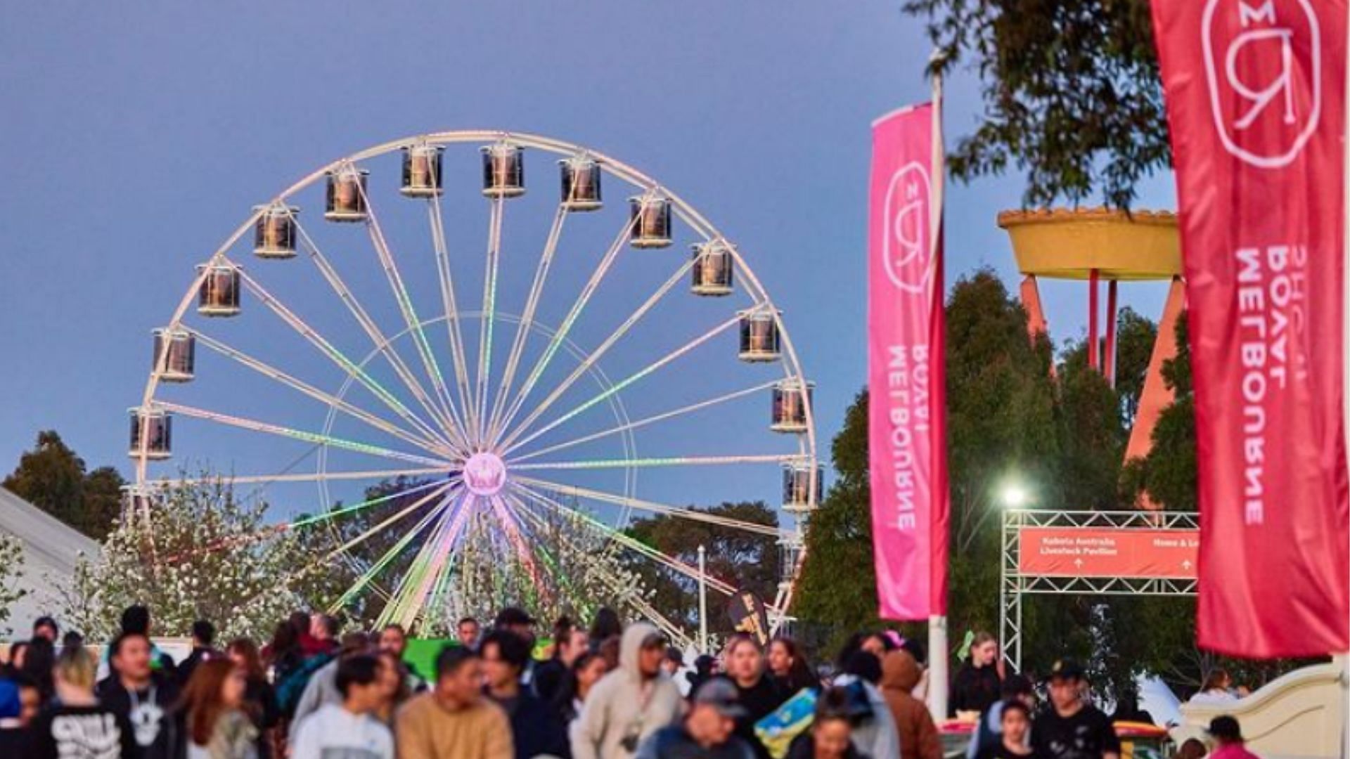 Authorities assure that all rides are compliant with current health and safety regulations (Image via @melbourneroyalshow/Instagram)