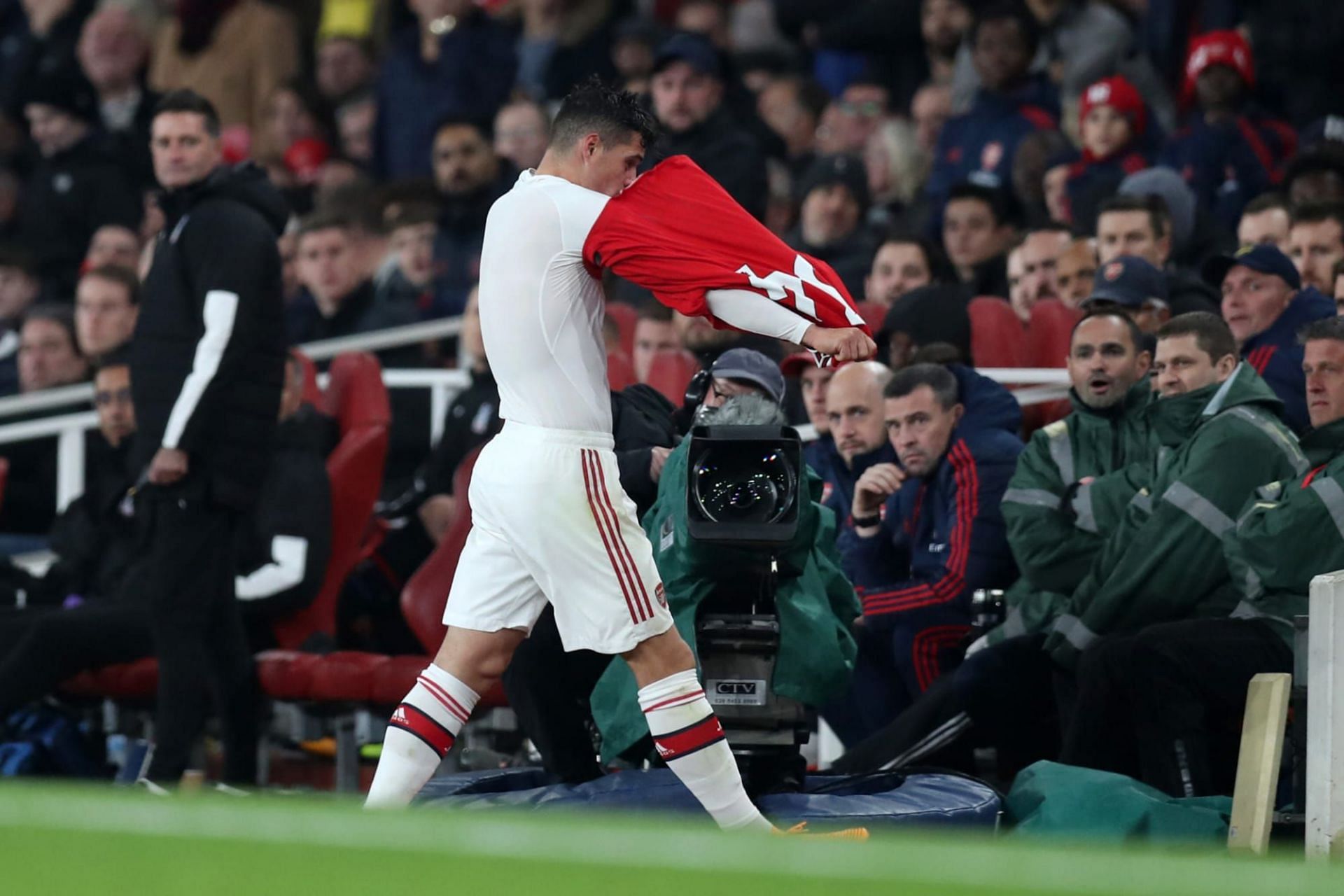 Granit Xhaka&#039;s furious reaction to getting substituted off against Crystal Palace at The Emirates.