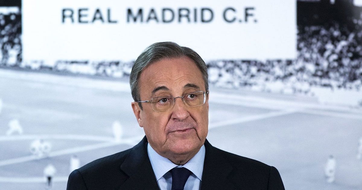 Perez looking at Ancelotti