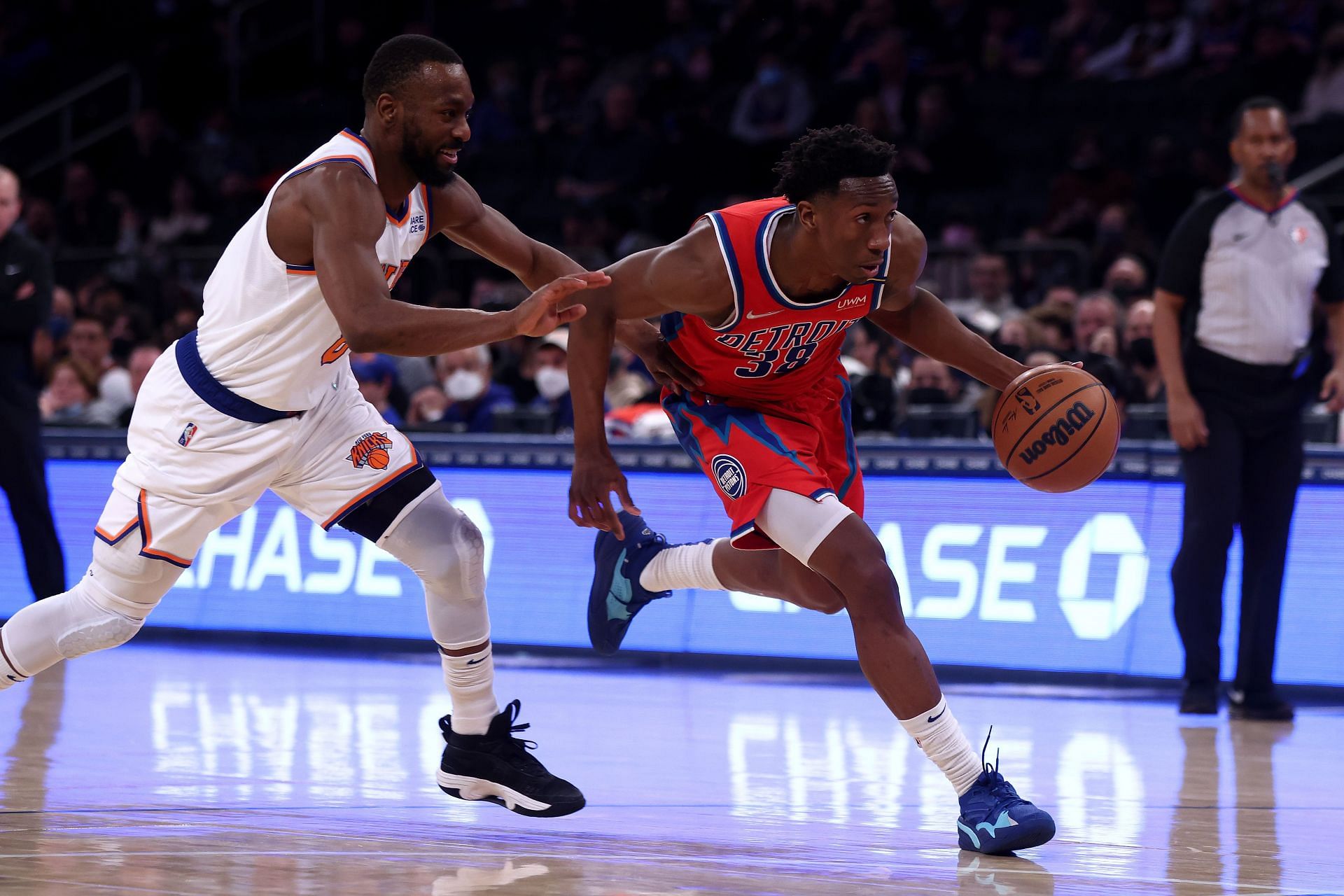 Saben Lee in action vs the New York Knicks