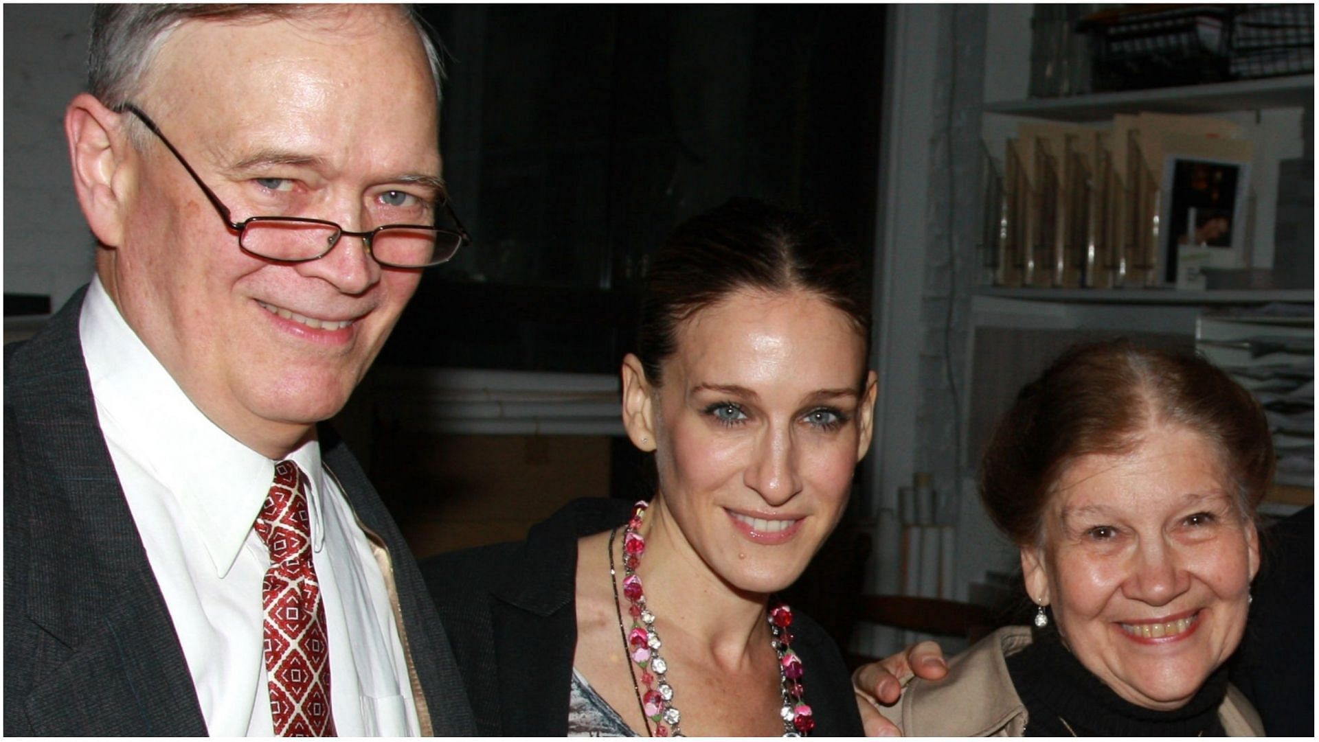 Sarah Jessica Parker with stepfather Paul Giffin Forste and mother Barbara Forste (Image via Bruce Gilkas/Getty Images)