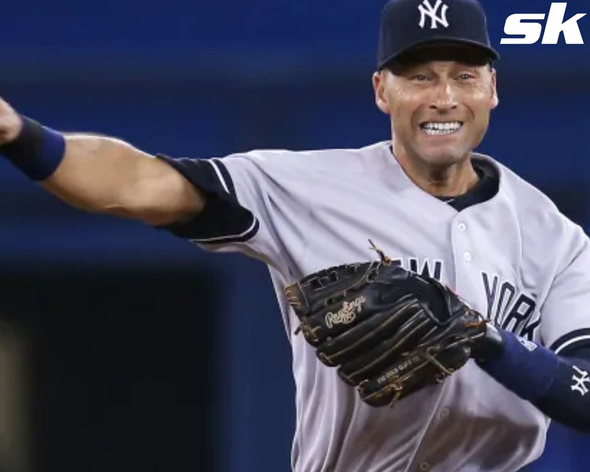 Derek Jeter Welcomes an MLB Legend to the Hall of Fame With