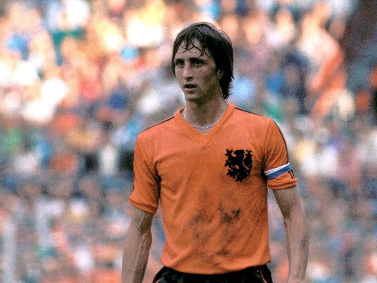 Johan Cruyff in action for Netherlands (pic cred: Eurosport)