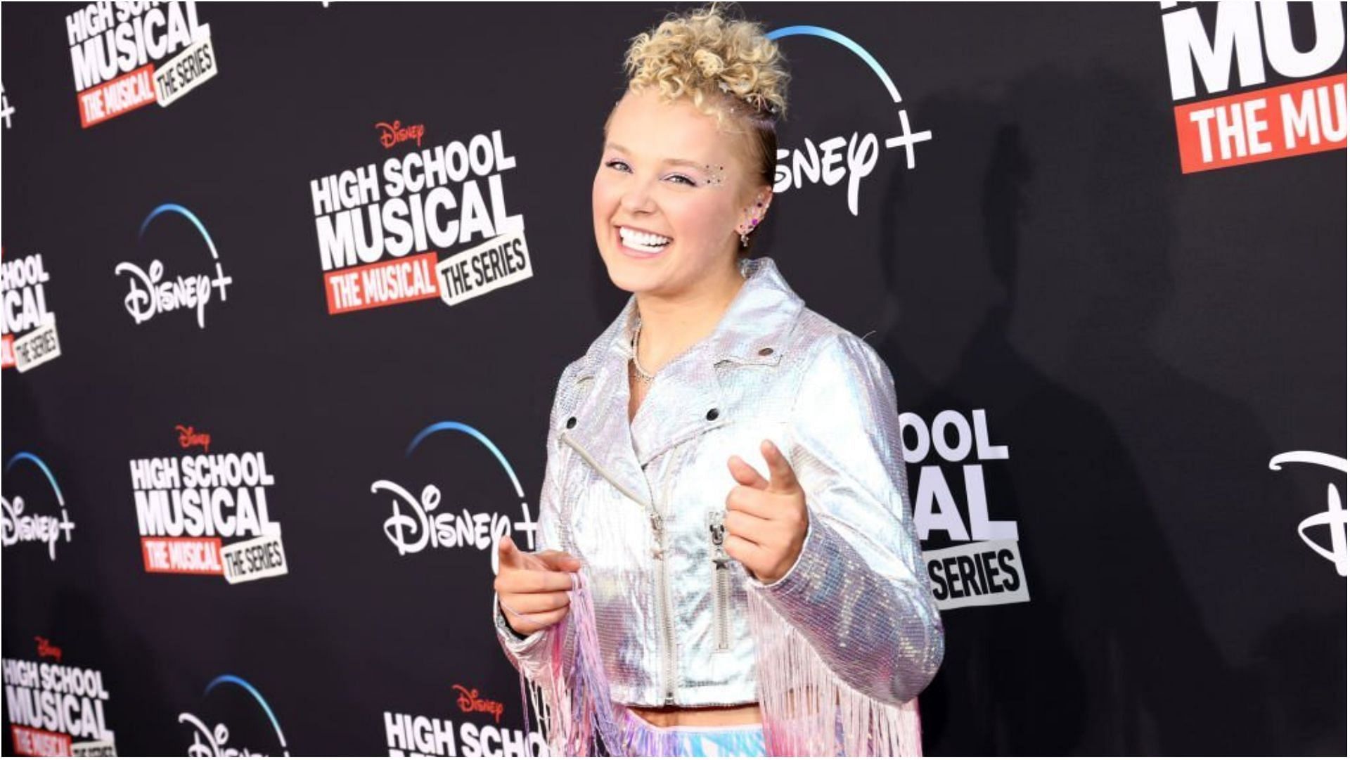 JoJo Siwa revealed in 2021 that she is g*y (Image via Tommaso Boddi/Getty Images)