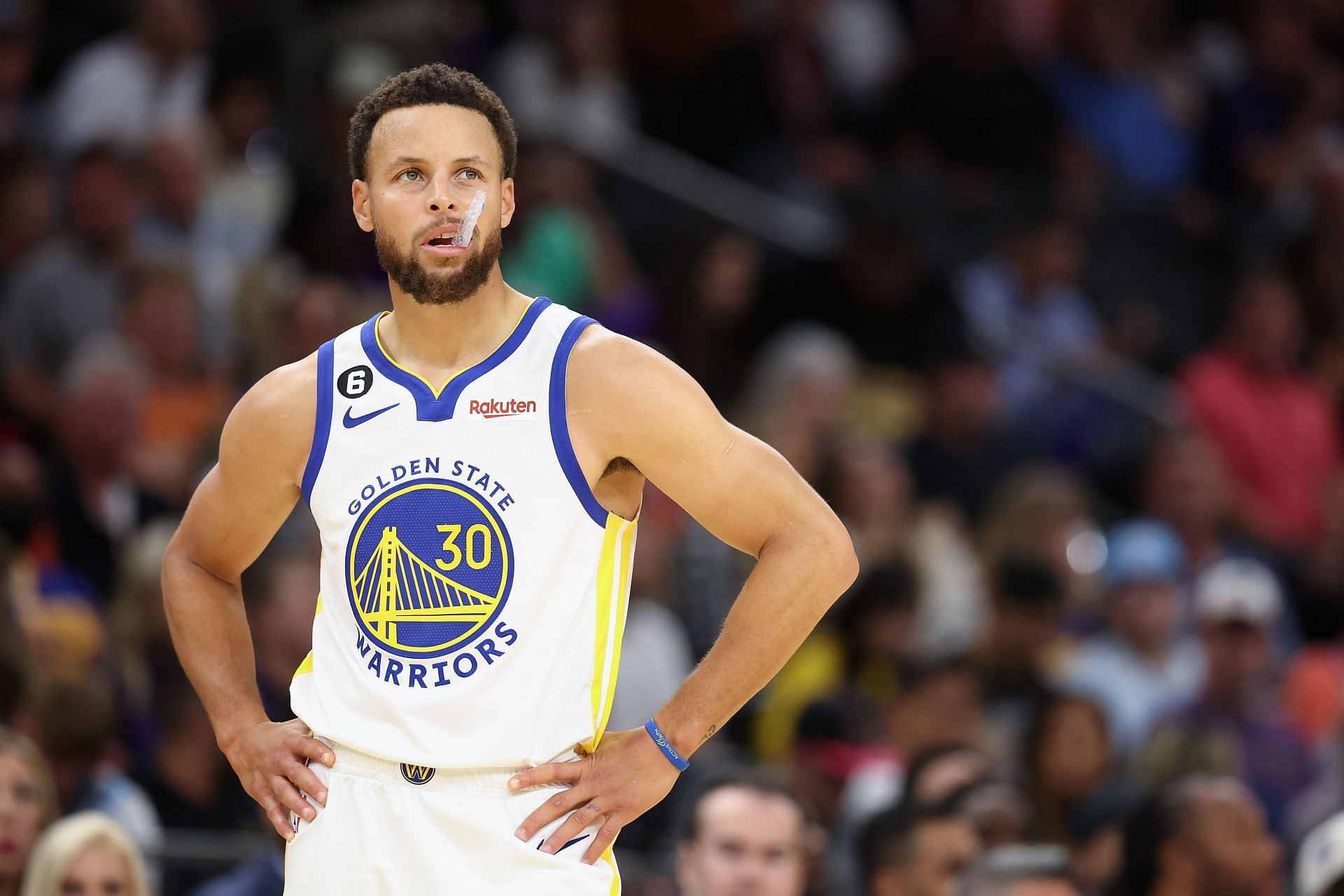 Steph Curry's shoes are making him rich: How much has the 4x NBA champion earned contract with Under Armour?