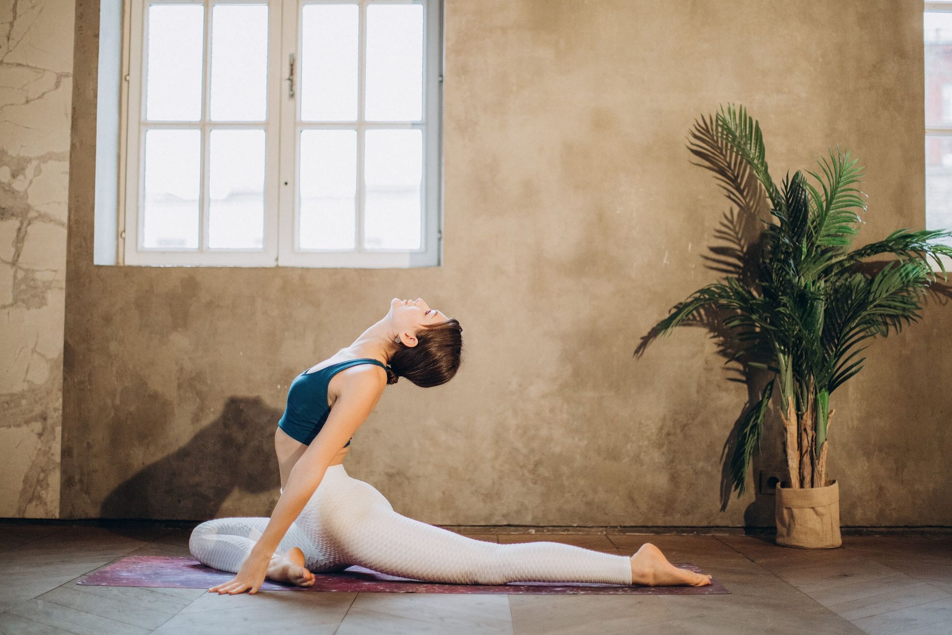 Easy yoga sequence | Om Yoga Magazine