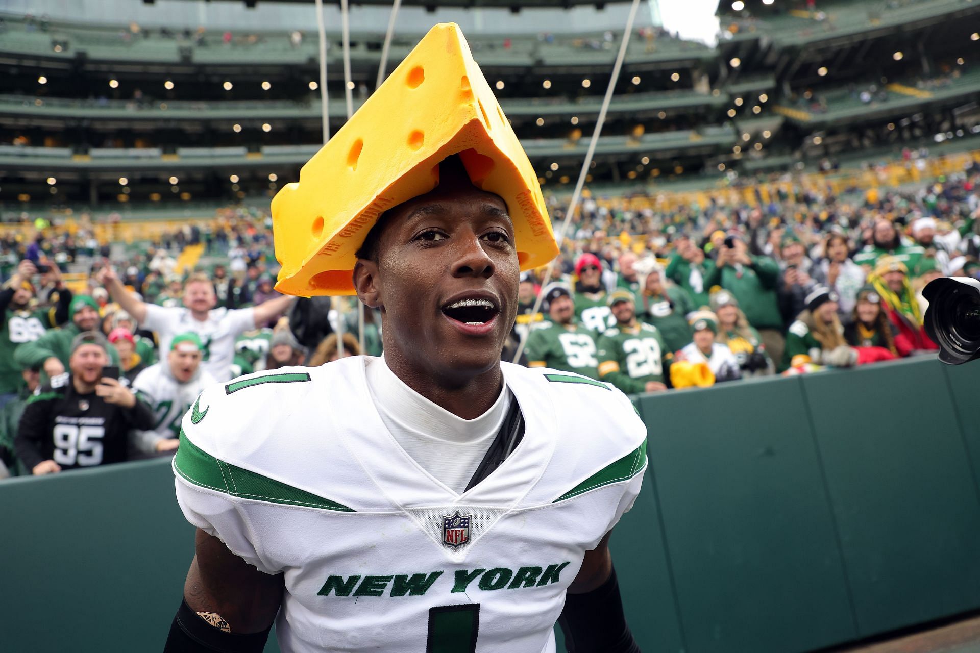 Packers fans show power of the Cheesehead at World Cup