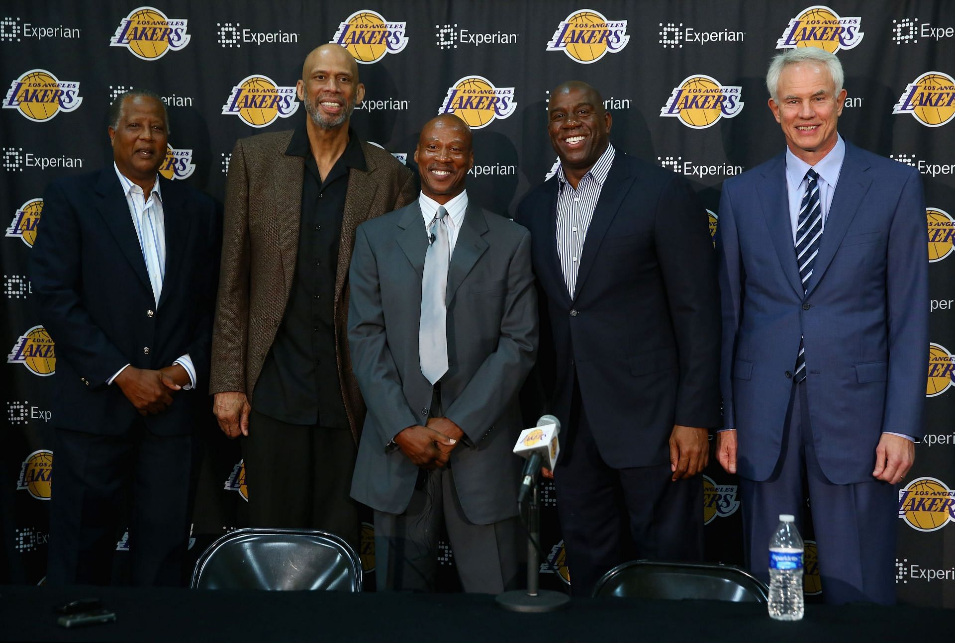 LA Lakers introduce Byron Scott.
