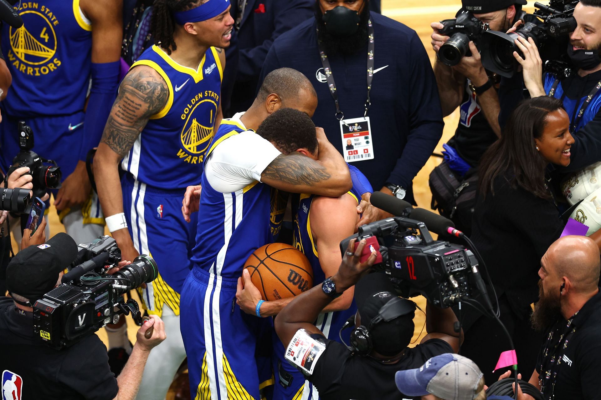 Iguodala will miss the opening of the new NBA season (Image via Getty Images)