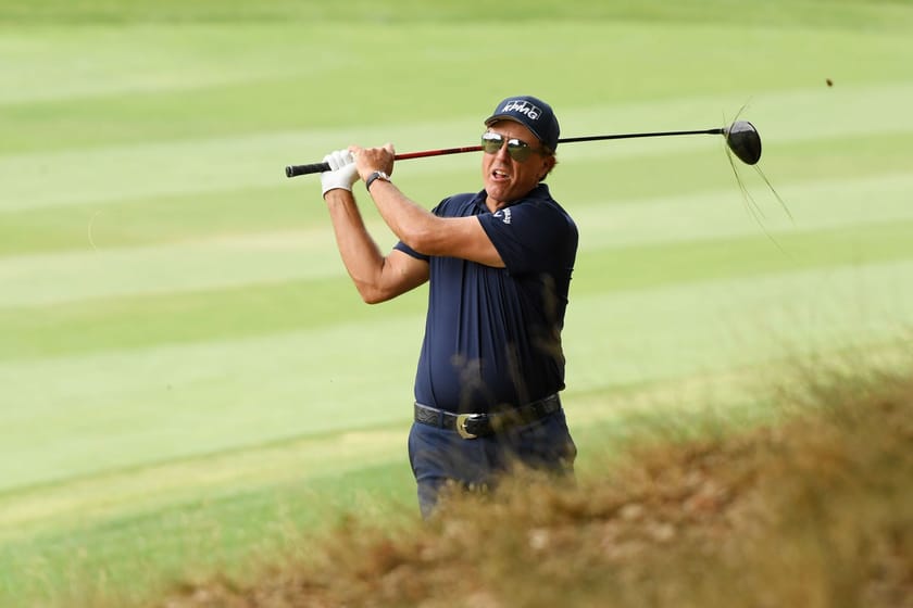 What driver does Phil Mickelson use in 2022?