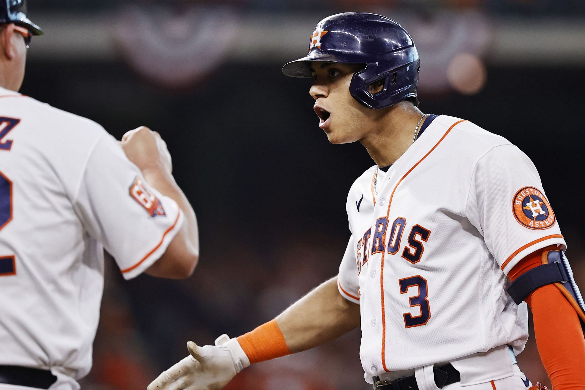 Even while playing in Minnesota, Carlos Correa lets Astros fans know what  he thinks of them at Houston Sports Awards