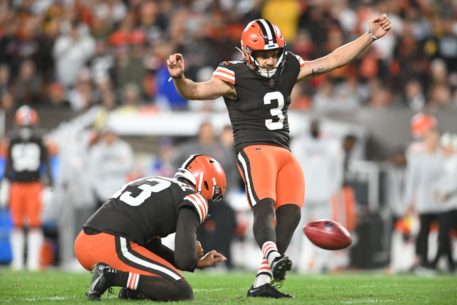 Shaky York misses another field goal try in Browns' loss to