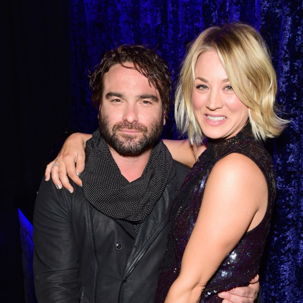 Johhny Galecki and Kaley Cuoco (images via Getty Images)