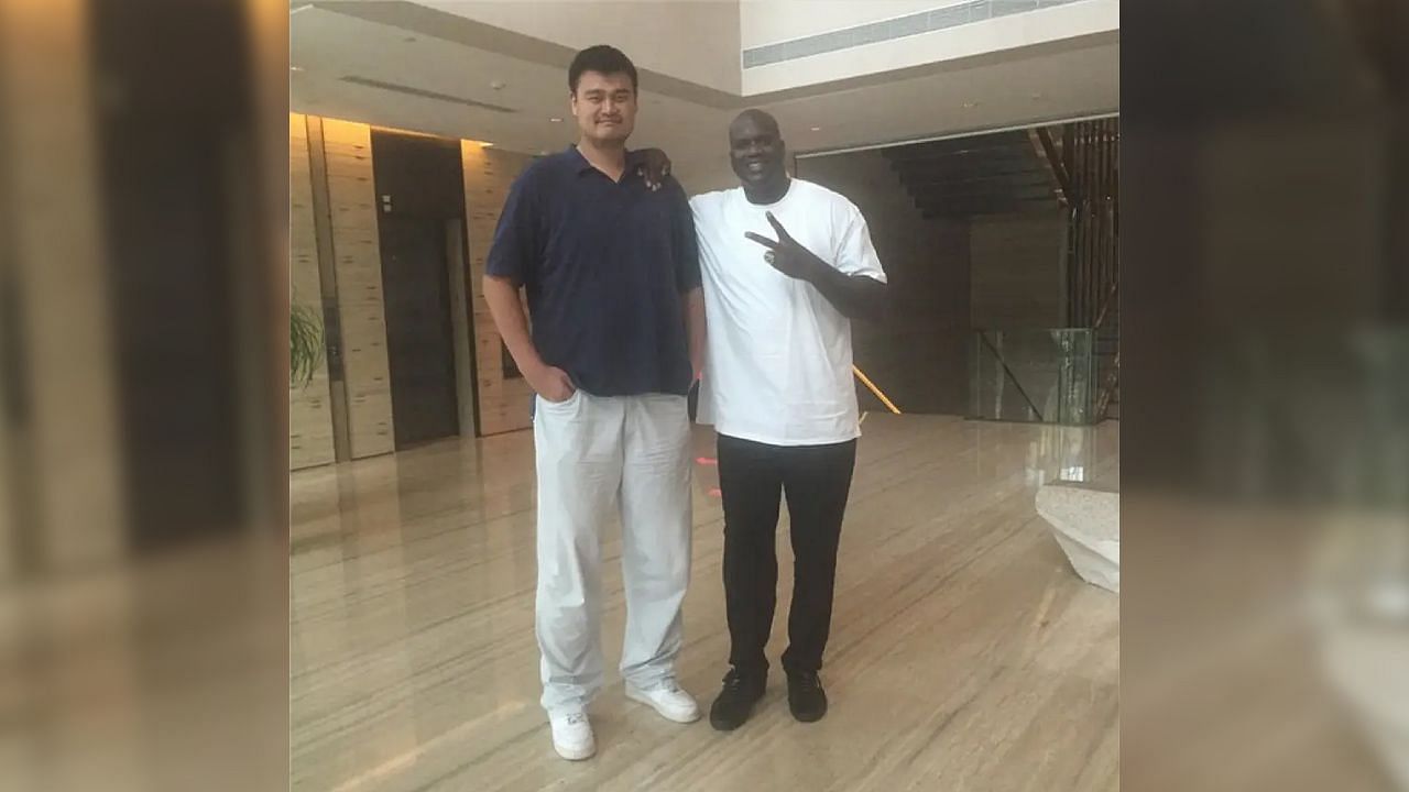 Shaquille O&#039;Neal was much shorter than Yao (Image via Sportskeeda).