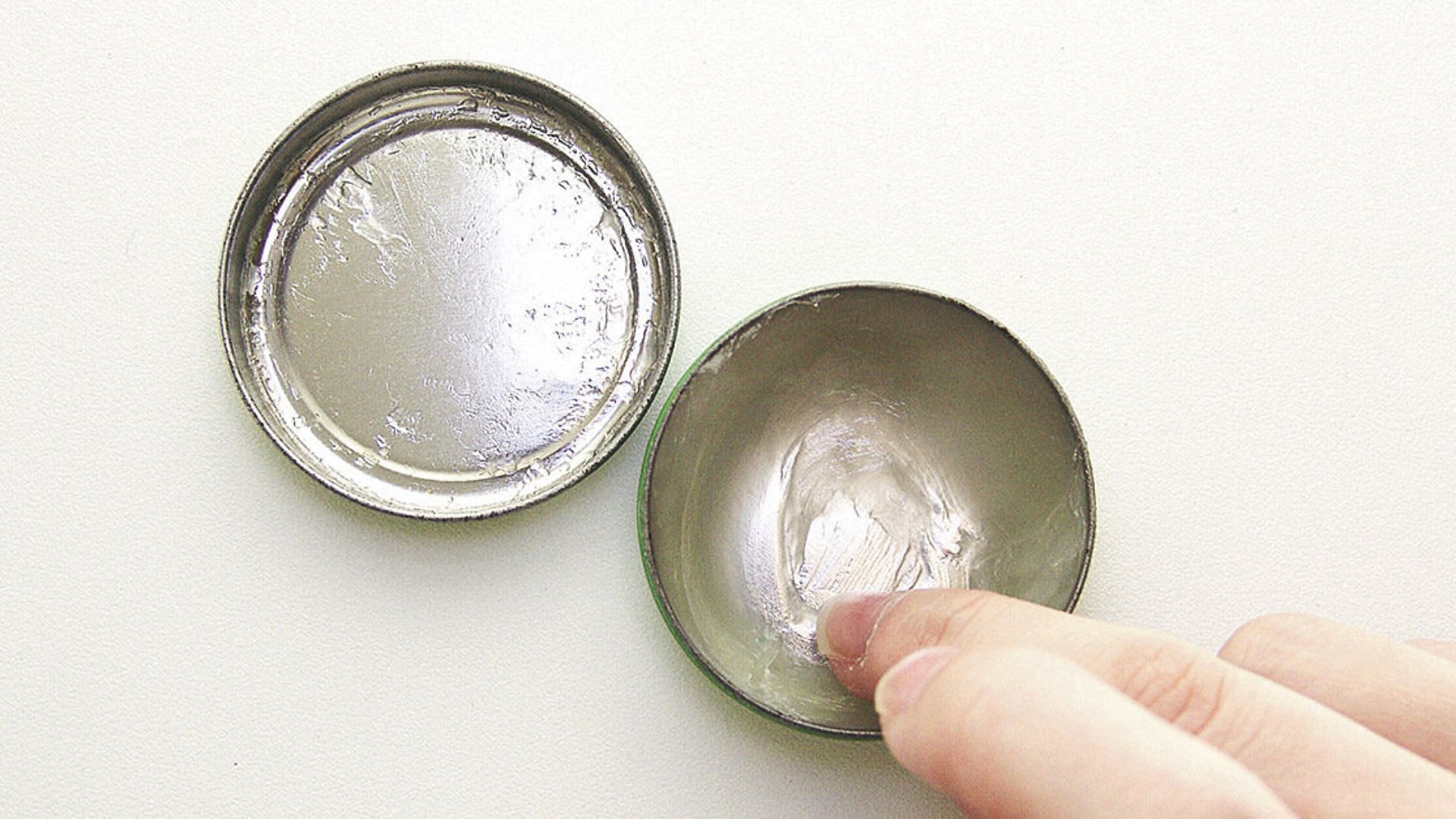 Petroleum Jelly (Image via Healthline)